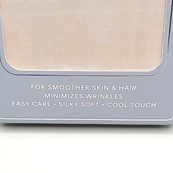 Beige Satin Pillowcases, Set of 2, NIB - Picture 2 of 3